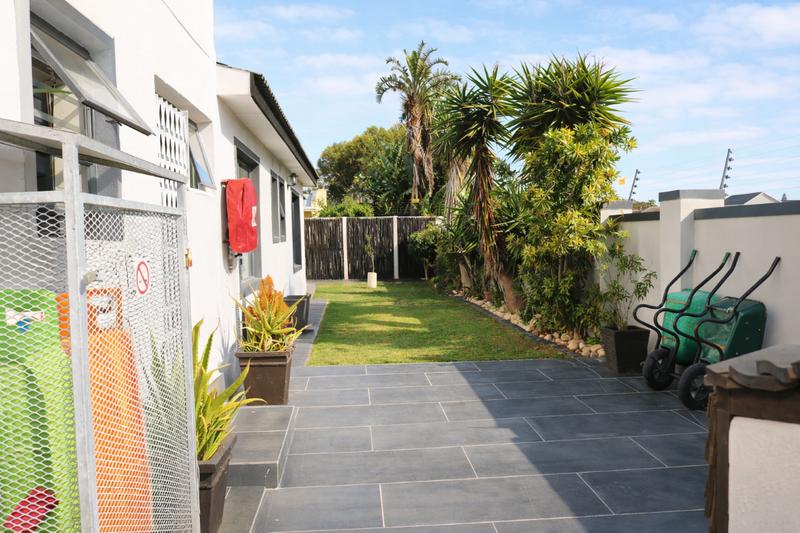 4 Bedroom Property for Sale in Flamingo Vlei Western Cape